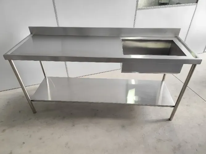 Pia Industrial Inox 2,80m reforçada com pés tubulares 1.1/2"