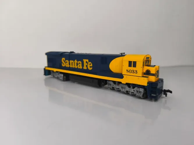 Locomotiva C30-7 atlas Santa Fé  HO
