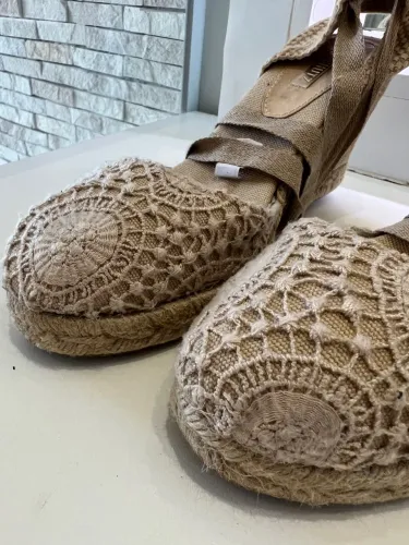 Sandália Espadrille Bege Crochê SCHÜTZ 