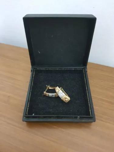 Brinco ouro 18 k R$1.500