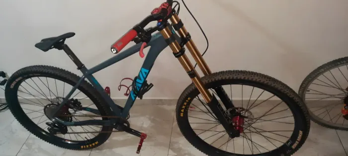 Bicicleta RAVA Cave Aro 29 Boost - 11v Shimano Deore - Cassete 11v Deore 11/51