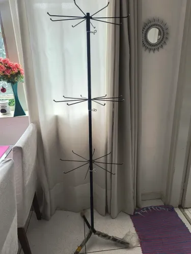 Cinteiro - Suporte para cintos, bolsas ou bijuterias.