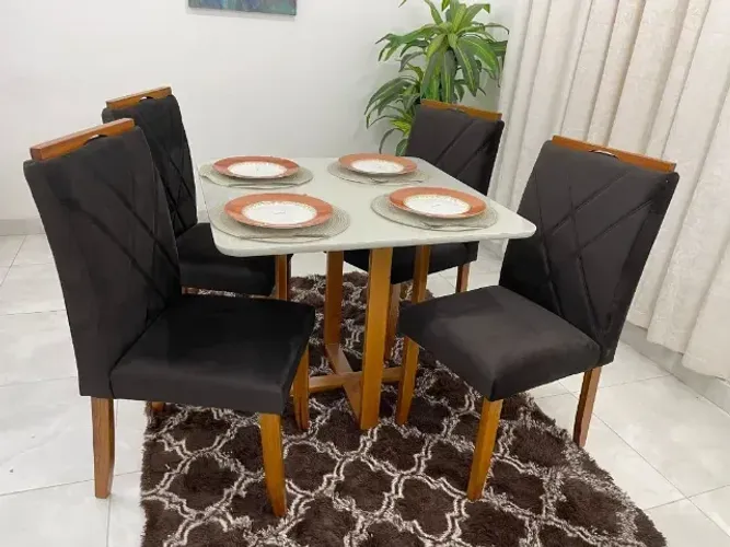 Mesa de Jantar 90x90cm Com 4 Cadeiras