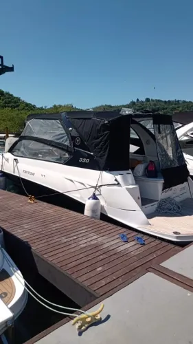Lancha Triton 330 - Conforto e Estilo! Pego carro como parte ou acima do valor 