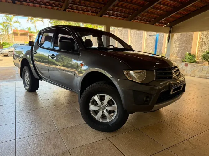 Mitsubishi L200 Triton HPE 3.2 CD TB Int.diesel MEC 2013