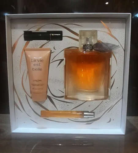 Kit La Vie est Belle Lancôme - Perfume, Loção e Miniatura
