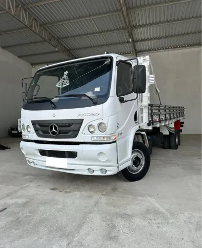 Mb Accelo 815 Carroceria
