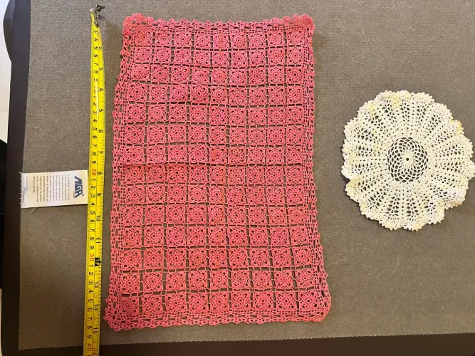 TOALHA EM CROCHE VERMELHA PARA BANDEJA  OU MESA 