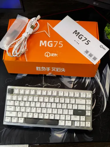 MG75 PRO SILVER 8000Hz 0.125ms RGB - Novo