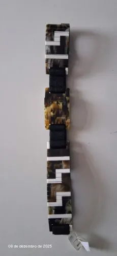 Cinto com detalhe em acrílico - novo