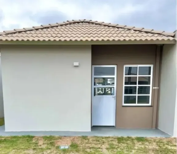 VENDO CASA NO CONDOMÍNIO IPÊ - PARQUE DO CERRADO - R$ 260 MIL