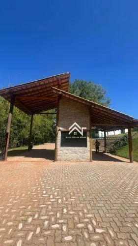 Lindo Terreno de 600m2 em Condominio Fechado