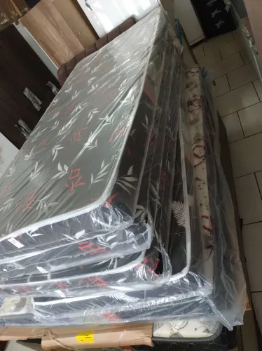 Colchão de solteiro novos Bairro sítio cercado PROMOÇÃO DO DIA