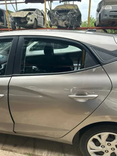 PORTA TRASEIRA ESQUERDA HYUNDAI HB20 2019/2020-SEM ACESSORIOS