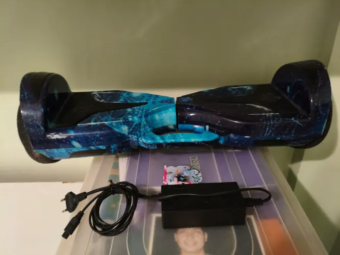 Hoverboard  c/ carregador Muito novo