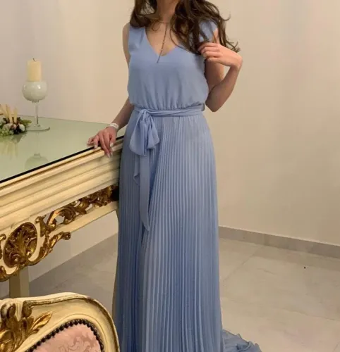 Vestido Longo Azul Plissado Elegante