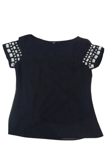 Blusa preta com detalhes nos ombros SÃO DUAS BLUSA OK