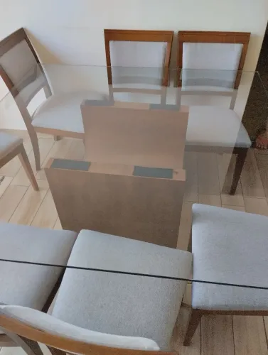 Mesa de Vidro com 4 Cadeiras da Casa Verde