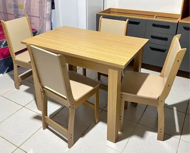 Conjunto de mesa 04 cadeiras Bellagio