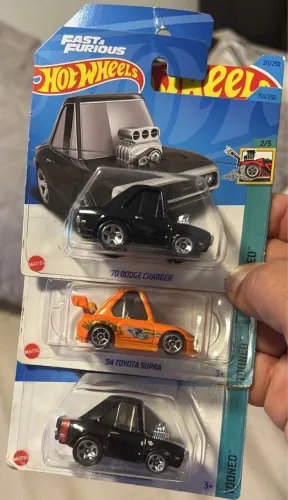Hot Wheels Batmovel e Velozes