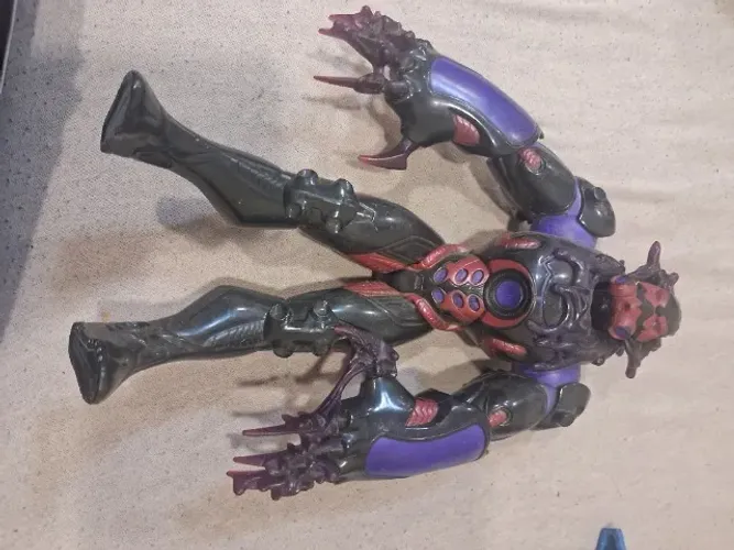 Boneco max sttel toxzon