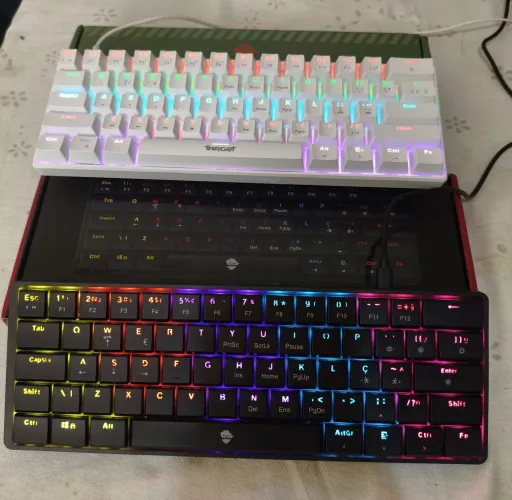 Teclados Gamer Mecânico RGB - 60%