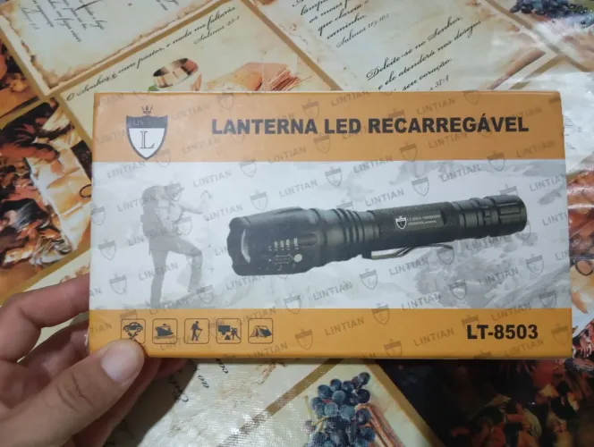 Lanterna LED recarregável