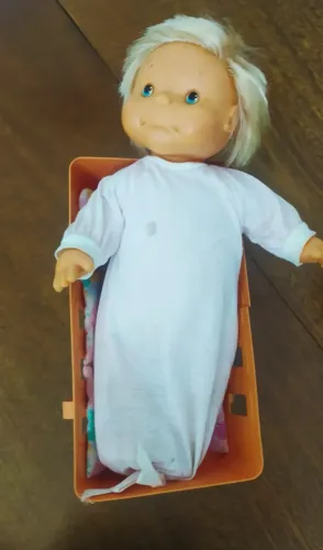 Boneca Antiga Com Berço