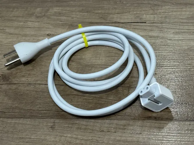 Cabo de energia para Macbook