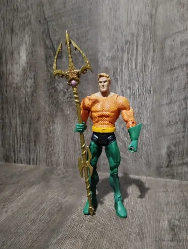Aquaman DC universe classic