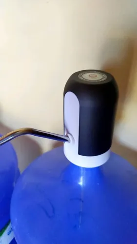Bomba Elétrica Universal com Carregamento USB para Galão Garrafão de Água 
