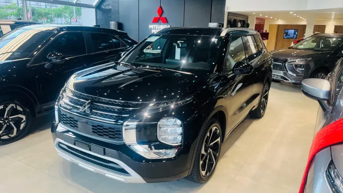 Mitsubishi Outlander Signature 2.4 4X4 AUT (híb) 2026