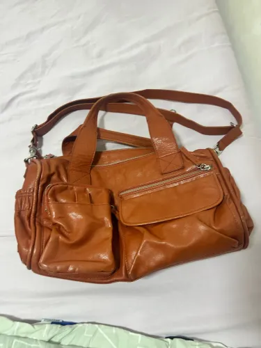 Bolsa em couro legítimo