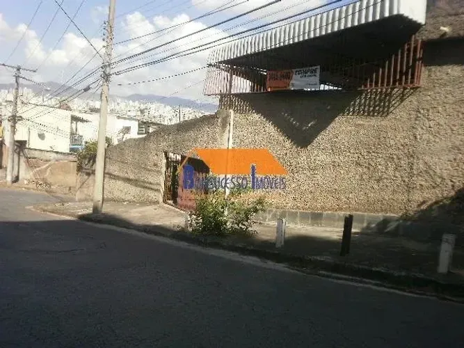 Terreno em Belo Horizonte, no bairro Santa Cruz, à venda.
