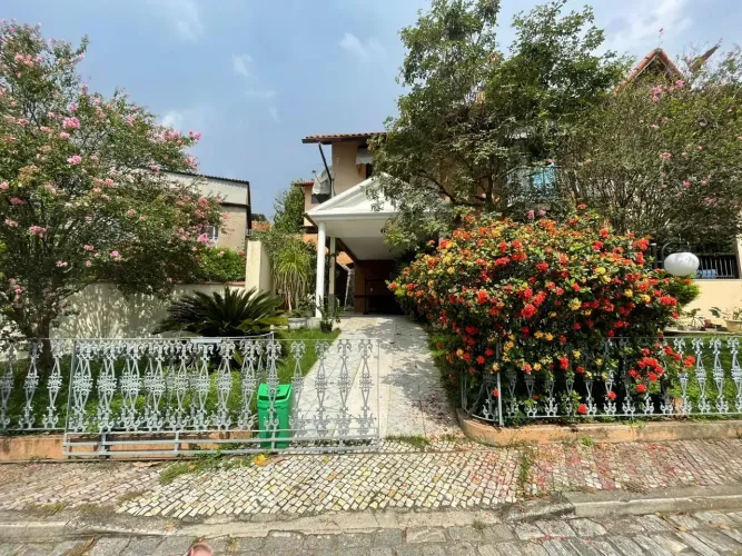 Alugo casa em condominio 3 quartos 200m²- Centro, Nova Iguaçu