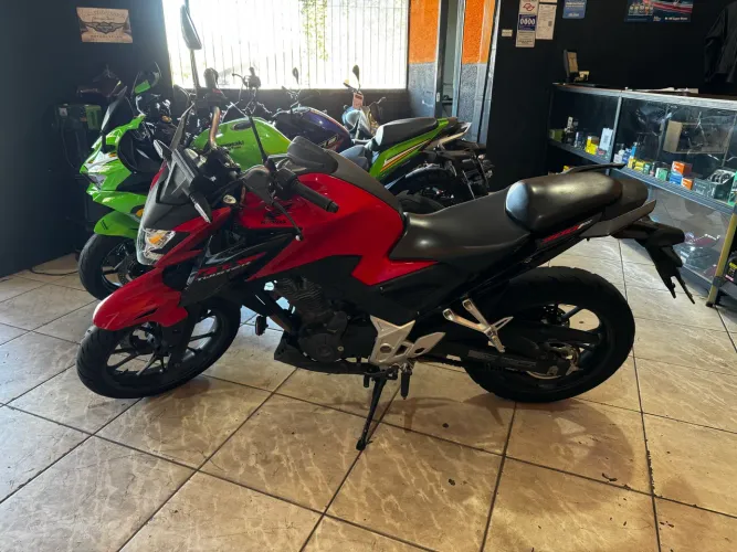 Honda CB300F nova