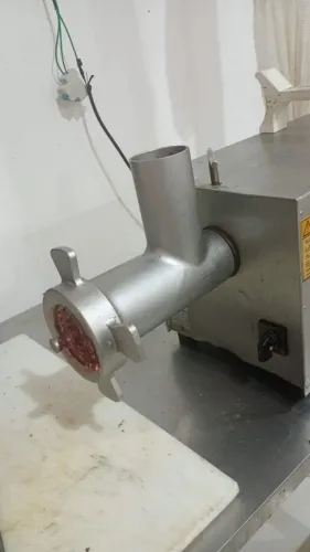 MOEDOR DE CARNE INDUSTRIAL CAF BOCA 98