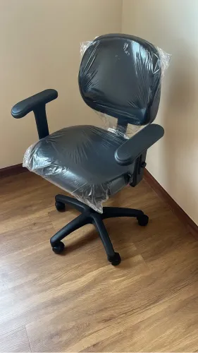 Cadeira de Escritório giratória (Nova Nunca usada).