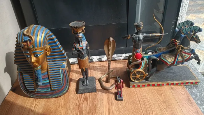 Lote Especial com 5 Estátuas Decorativas - Temática Egito Antigo