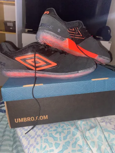Chuteira umbro
