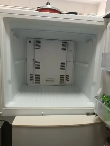Geladeira Frost Free semi nova