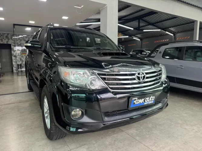 Toyota Hilux SW4 SRV D4-d 4X4 3.0 TDI Dies. AUT 2012