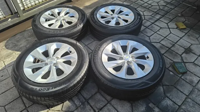 Jogo de rodas aro 15 Chevrolet Onix LT
