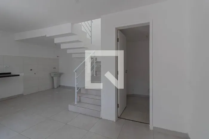 Casa à Venda - Vila Ré, 2 Quartos, 70 m2