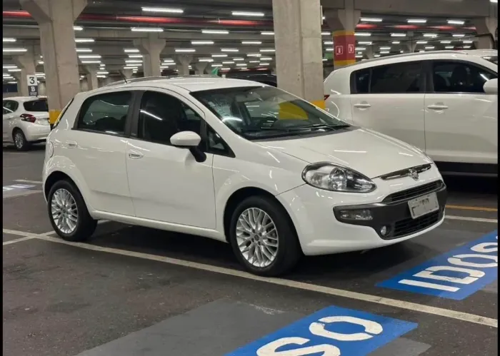 Fiat Punto Essence 1.6 Flex 16V 5P 2013
