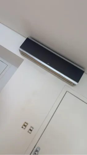 Evaporadora Split 12.000 BTUs Funcionando Ventilação / Peças