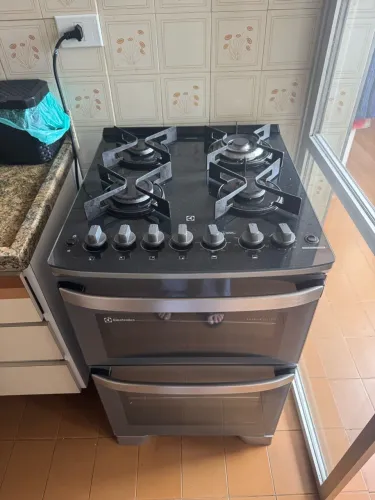 Fogão Electrolux 4 Bocas Duplo Forno FE4DG - Excelente Estado, 2 Anos de Uso