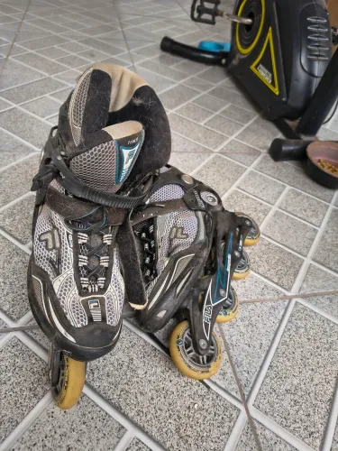 Patins Semi Profissional - Tamanho 43