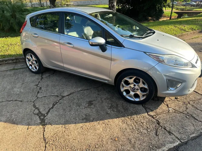 Ford Fiesta SE 1.6 16V Flex 5P 2012