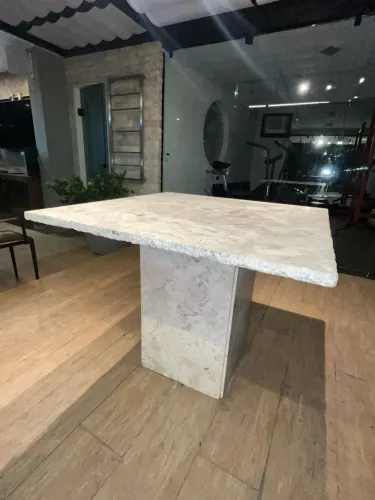 Mesa De Jantar Quadrada 1x1m Em Mármore Travertino Rústico - 4 Lugares